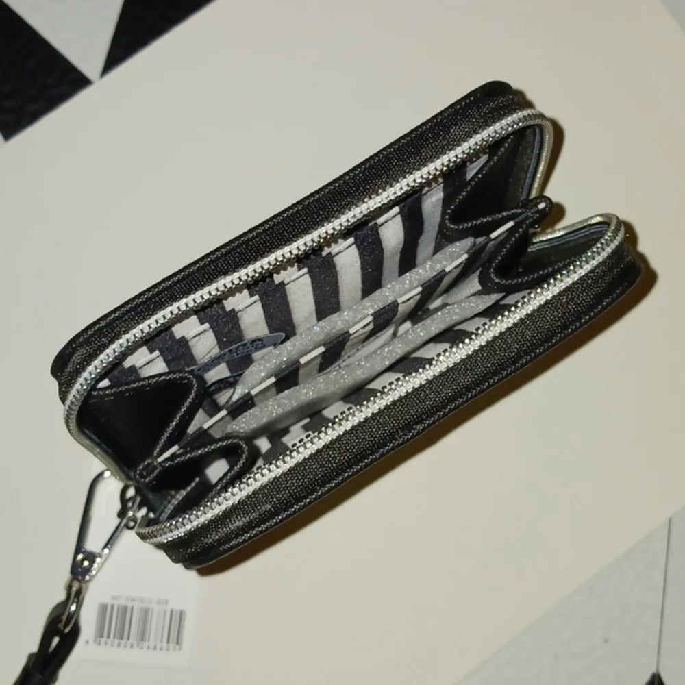 Marc Tetro Zip Around Wallet with Wrist Strap Vegan NWT Frenchie - Picture 8 of 14